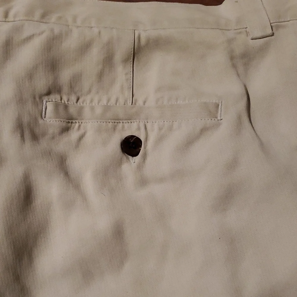Tommy Bahama 100% Silk Cream Flat Front Shorts
